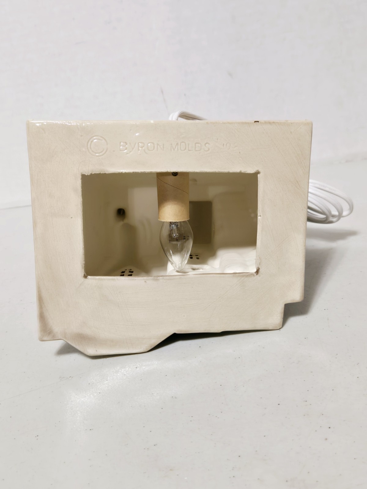 Vtg Byron Molds 70s-80s Ceramic Green & Tan Victorian Home - Electric Light Up