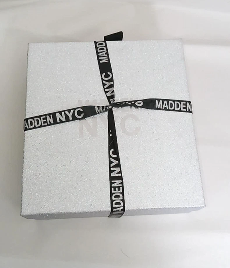 Steve Madden NYC Sombrero Negro Pom Gris Claro Bufanda a Cuadros Set de Regalo en Caja Nuevo en Caja Foto 3 de 4