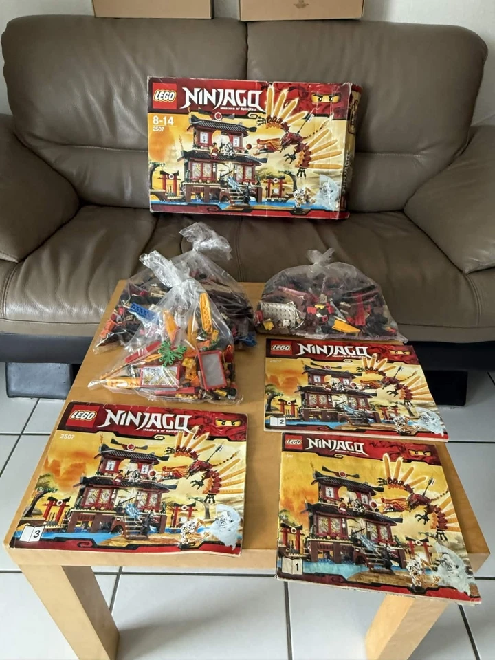 LEGO Ninjago 2507 Fire Temple, photo 1 sur 5