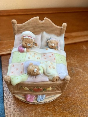 Vintage Lefton Three Honeybears Sleeping in Bed Porcelain Music Box - still play