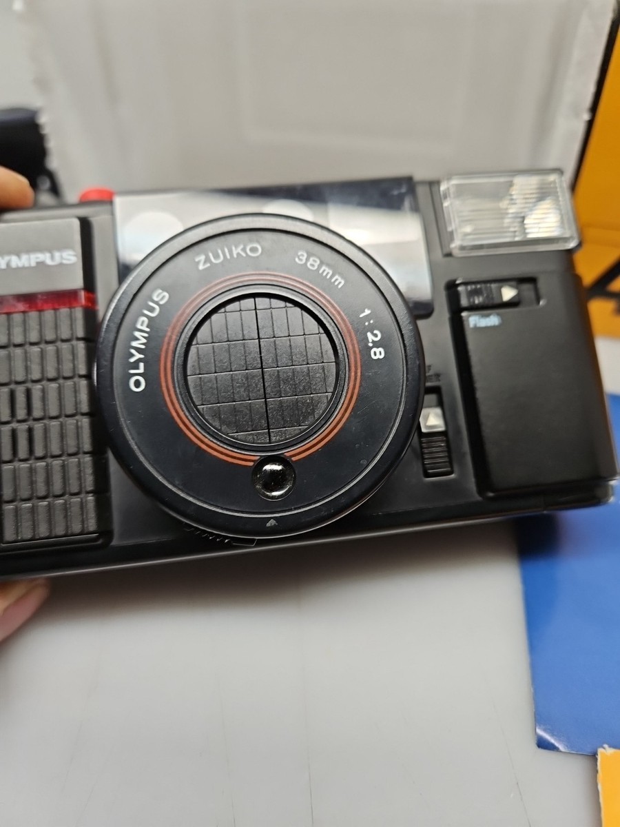 OLYMPUS QUICK FLASH AFL FILM CAMERA W/ 38mm F/2.8 ZUIKO LENS +2