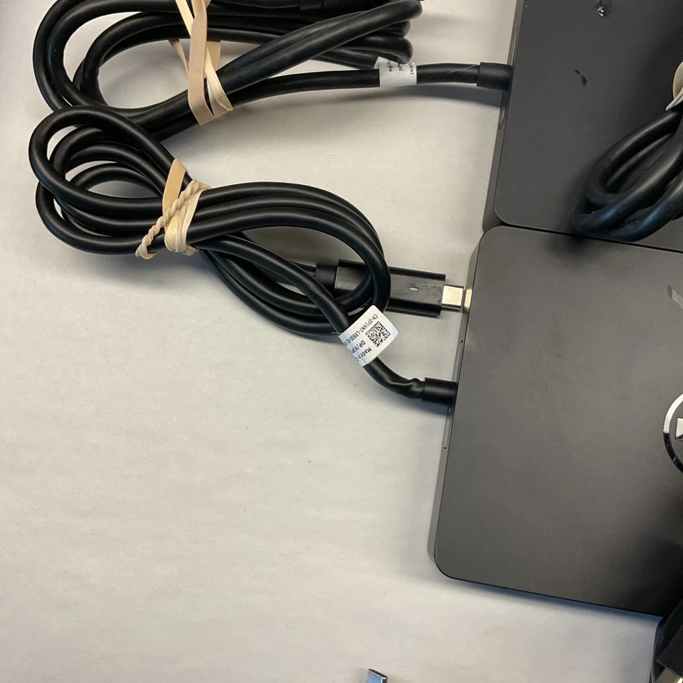 LOTE DE 5 docking station USB-C Dell WD15 K17A GENUÍNAS SEM ADAPTADOR DE ENERGIA GRÁTIS S/H - Imagem 2 de 4