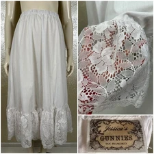 Vintage 1970s Ladies GUNNE SAX Jessica McClintock White Cotton Skirt Lace