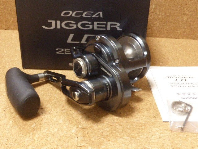 Shimano 24 OCEA JIGGER LD 2500MG Right Handed Saltwater
