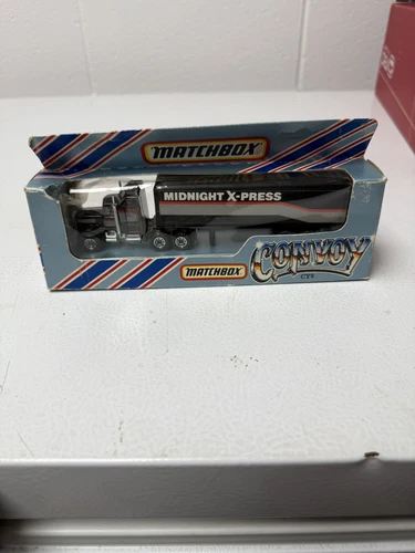 KENWORTH BOX TRUCK - MIDNIGHT X-PRESS - MATCHBOX CONVOY c1982 LESNEY - CY9 BOXED