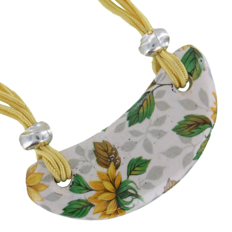 彩绘花卉陶瓷豆吊坠黄色项链项链 — 第 3/4 张图片