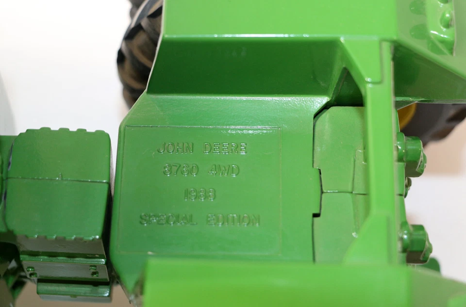 John Deere 8760 Tractor 4wd 1988 Special Edition By Ertl 1/16 Scale NB Die Cast - Image 2 of 4
