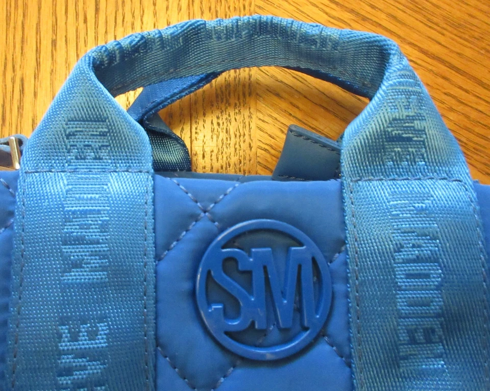 STEVE MADDEN~BOLSO BANDOLERA ACOLCHADO AZUL~NUEVO~Logo HOMBRO~Correa de guitarra Foto 4 de 4