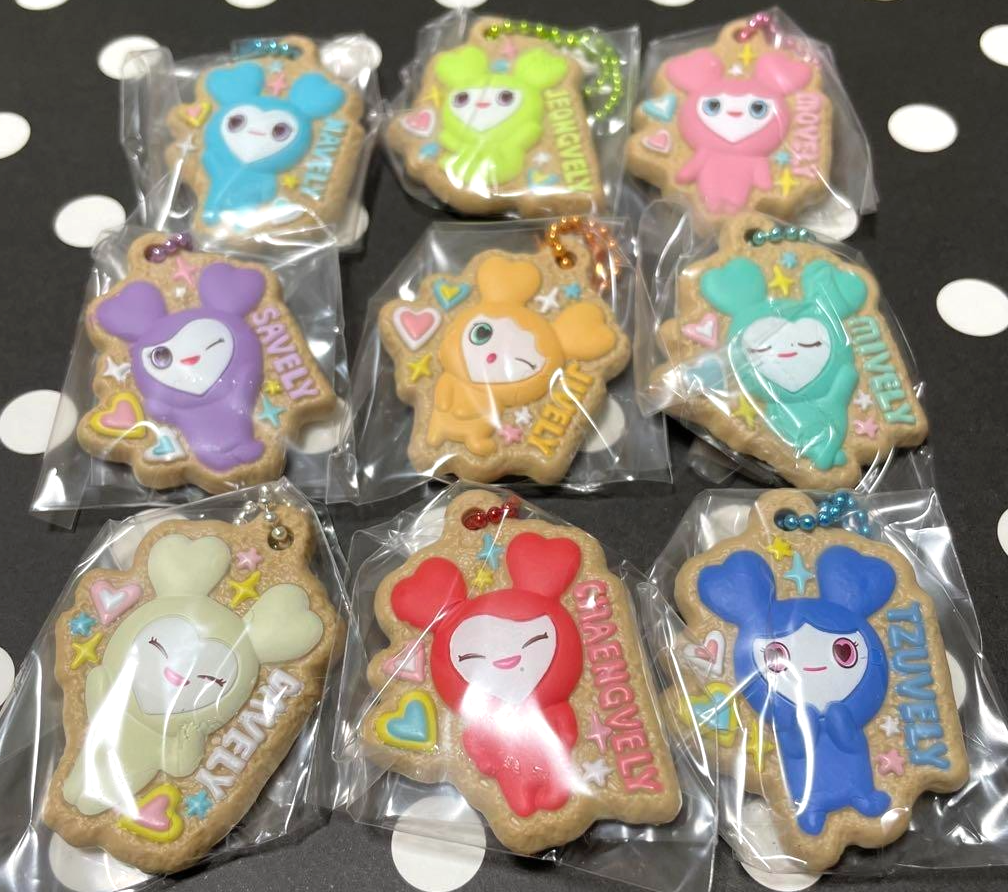 パーツアソート　lovely bear様 TWICE LOVELYS Biscuits & Charms Keychain Complete set JAPAN