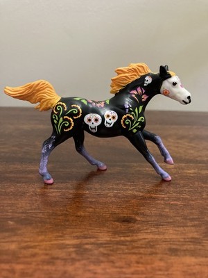Breyer Horse. Spooky Surprise Stablemate. Mini Calavera. Halloween 2019.