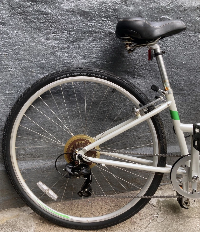 Bicicleta de 17 pulgadas Raleigh Detour 1 para dama Foto 2 de 4