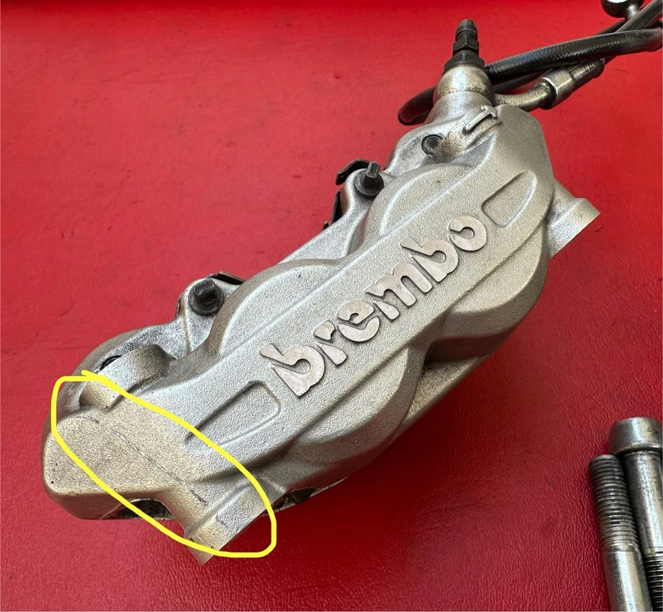 Ducati Multistrada Touring 1200 2013 2014 OEM BREMBO pinzas de freno delanteras pernos Foto 2 de 4
