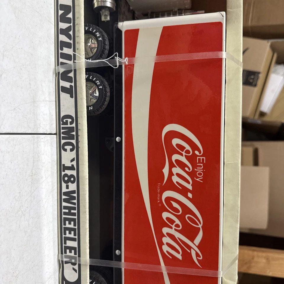 Vintage Nylint Coca Cola Classic GMC 18 Wheeler Semi Truck Pressed Steel - Image 3 of 4