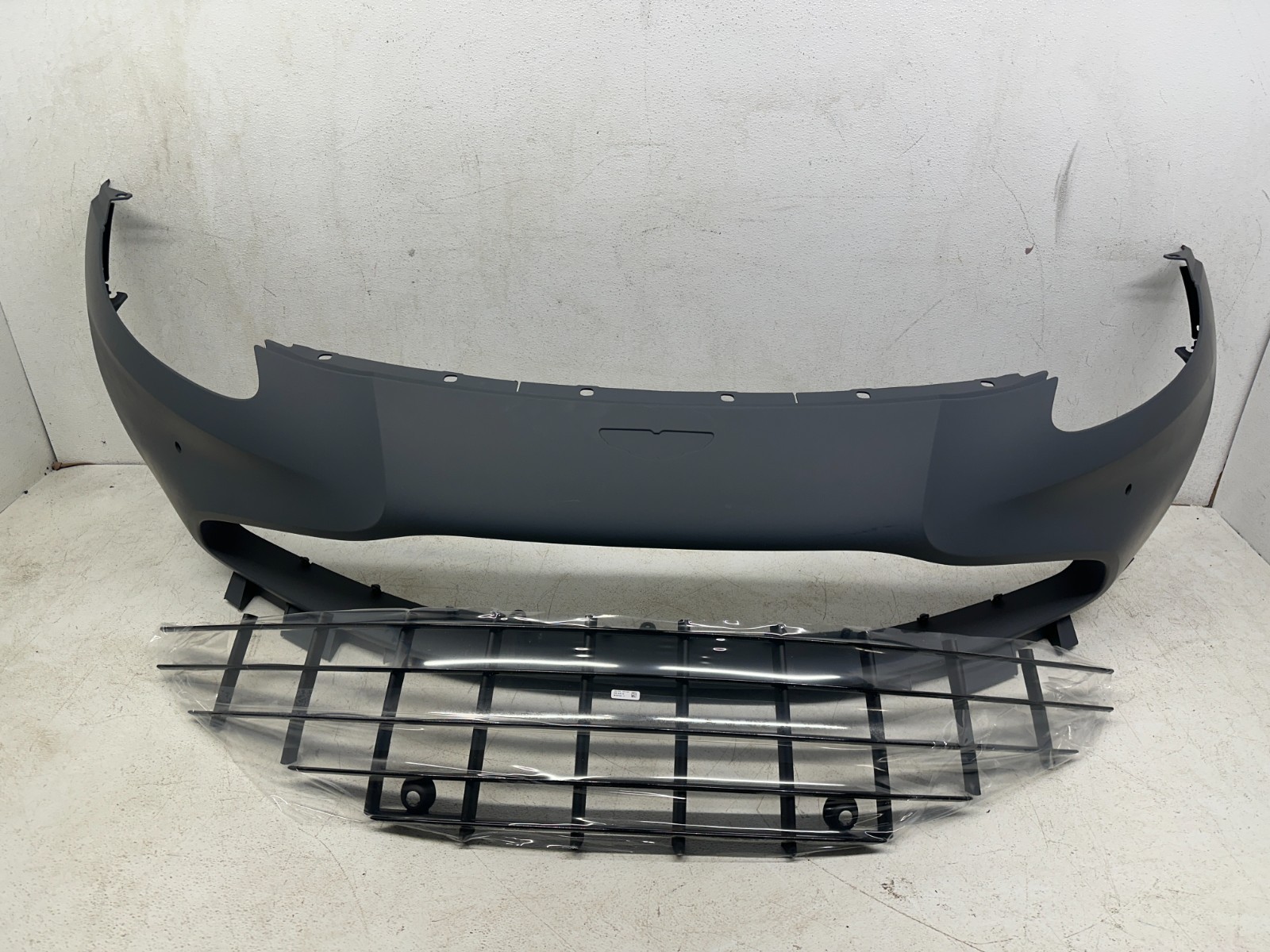 20-23 ASTON MARTIN VANTAGE F1 EDITION FRONT BUMPER COVER OEM 2020 2021 2022 2023