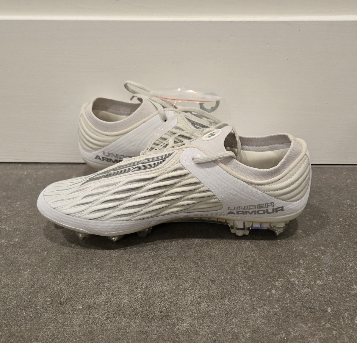 Under Armour Magnetico Elite 4 White Hybrid Soccer Cleats Men's Sz