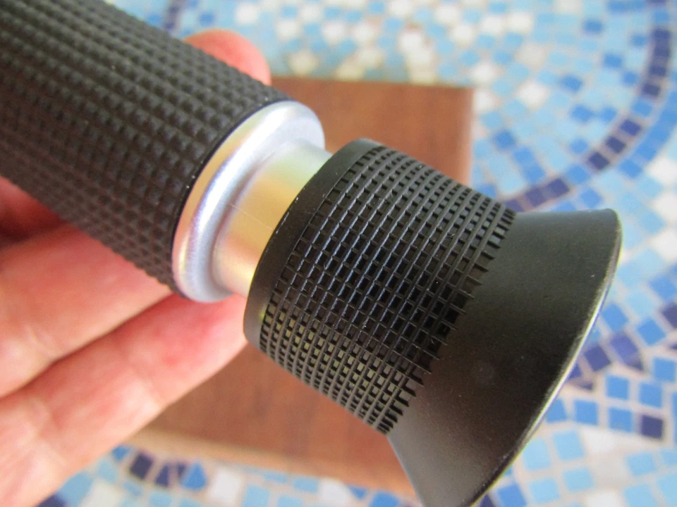 ATC Salinity Refractometer with Saltwater Aquariums Dual Scale 0-100 PPT  No Box - Image 4 of 4