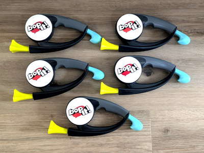 Hasbro Bop It Classic elektrisches Handheld-Spiel von 2015 getestet und funktionsfähig