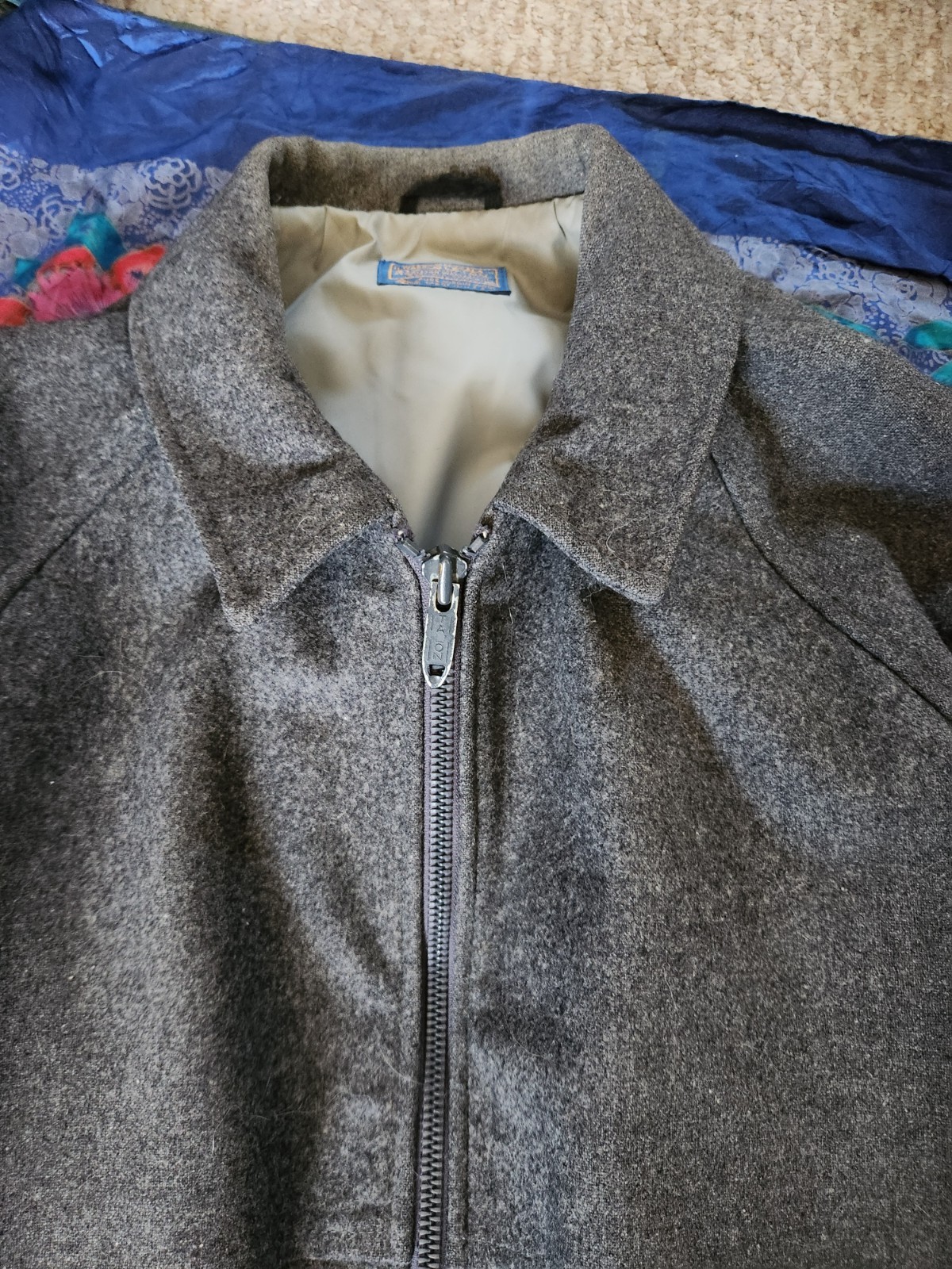 Gray PENDLETON Medium M Pure Virgin Wool PORTLAND… - image 11