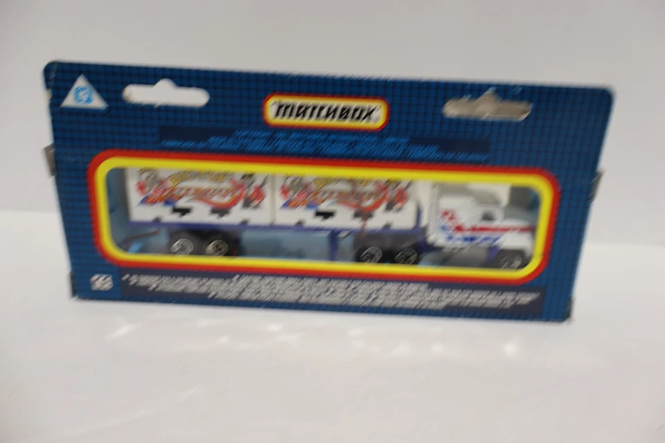 Matchbox CY-28 Big Top Circus Mack Cab Double Container Convoy NIB 8870 - Image 3 of 3
