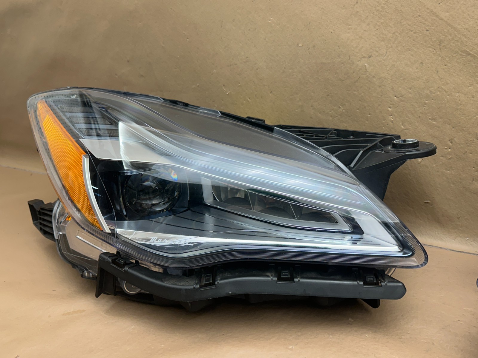NICE 2018-2021 MASERATI QUATTROPORTE M156 PAIR LEFT & RIGHT HEADLIGHT LED OEM