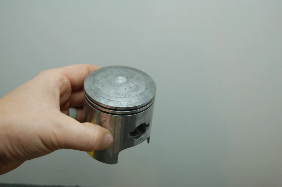 Nuevo de Lote Antiguo Original Suzuki 12110-16400 STD Pistón ESTÁNDAR 1969-1971 TS250 1970 TM250 Foto 3 de 4