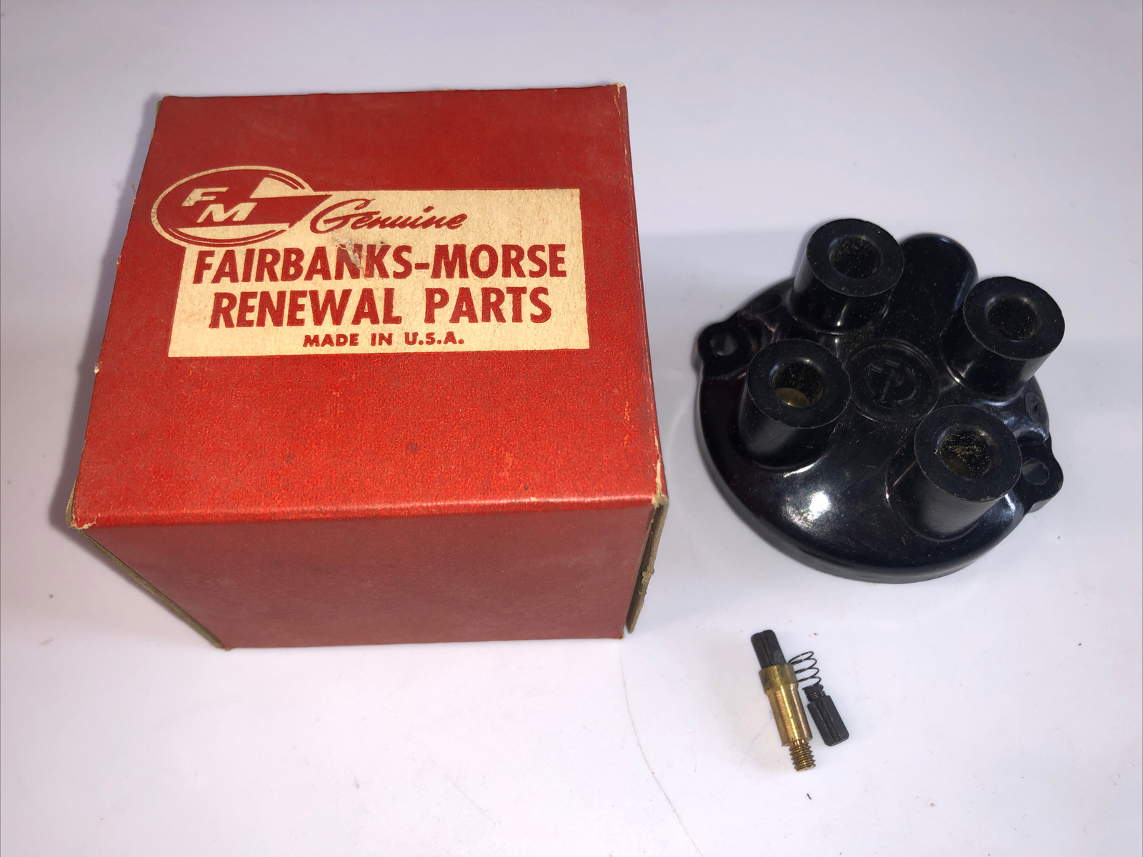 397901 NEW VINTAGE ANTIQUE MERCURY MARK 50 OUTBOARD DISTRIBUTOR CAP