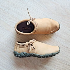 Teva Moki Slip-On Moccasin Southwest Embroidered Fleece Lining Tan Leather US8