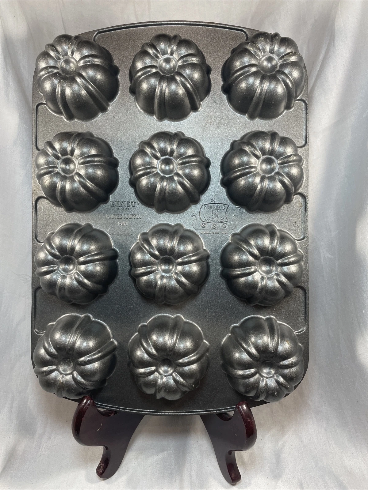 Nordic Ware Mini Bundt Fluted Muffin 12 Mini Cakes Non Stick Aluminum Pan