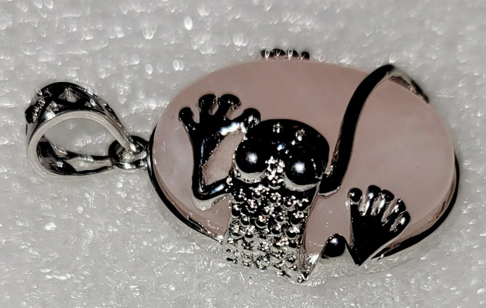 Adorable Colgante Rana Cristal Cuarzo Rosa En Ajuste Plateado... Foto 2 de 3