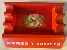 Romeo y Julietta Red Cigar Ashtray