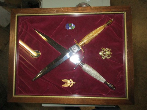 HG Long Commemorative Fairbairn Sykes S Model Dagger Knife Gold and Silver Set - Picture 2 of 17