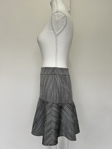 Review skirt 6 grey short in Excellent condition item5 - Picture 5 of 14