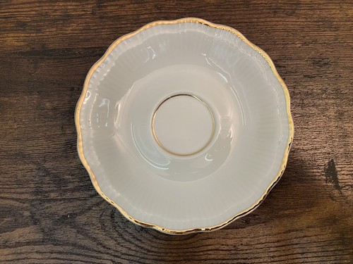 Vtg WALBRZYCH POLAND WHITE GOLD TRIM SCALLOPED EDGES Salad Plates, Tea Saucers - Picture 5 of 10