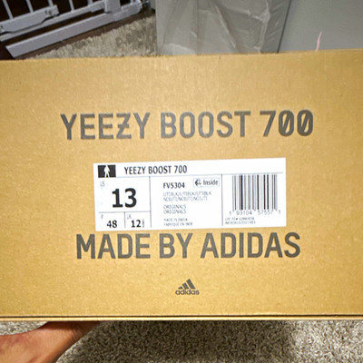 adidas Yeezy Boost 700 Utility Black 2019 Low Top Sneakers FV5304
