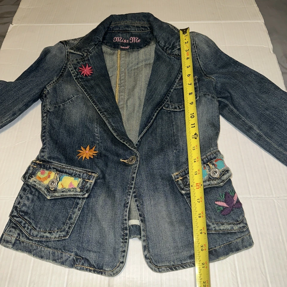 Vintage MISS ME Denim Jacket Y2K Denim Embroidered Artistic Women Size Small - Image 3 of 4