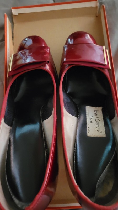 Vintage 1960's Shoes Women's Pumps Dress Shoes Burgundy Town & Country