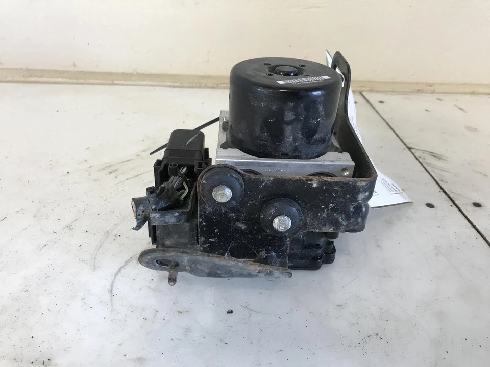 Used ABS Pump and Motor Assembly fits: 2009 Jeep Grand cherokee Grade A - Image 4 of 4
