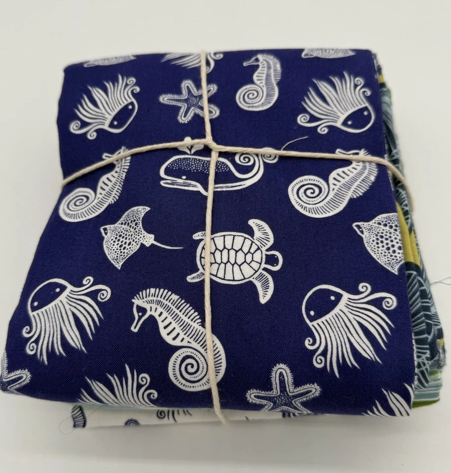 Edredón de tela azul Dear Stella Wee Gallery Ocean Fish Seahorse paquete de 4 yardas Foto 2 de 4