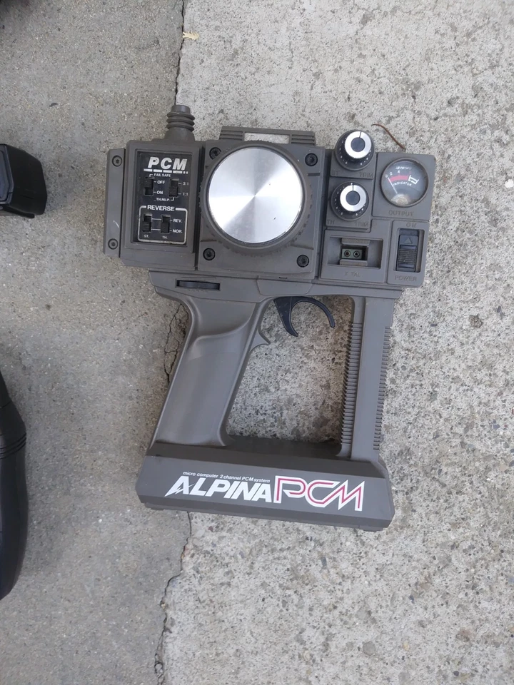 Vintage Transmitter Futaba Magnum Jr blazer sport avenger 2x Alpina PCM 75mhz 27 - Image 4 of 4