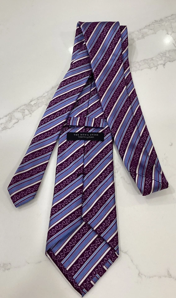 Corbata clásica Bloomingdale’s para hombre púrpura azul a rayas 100 % seda Foto 4 de 4