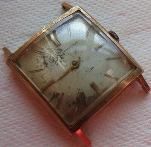 Authentic Girard Perregaux mens wristwatch gold plated case balance broken
