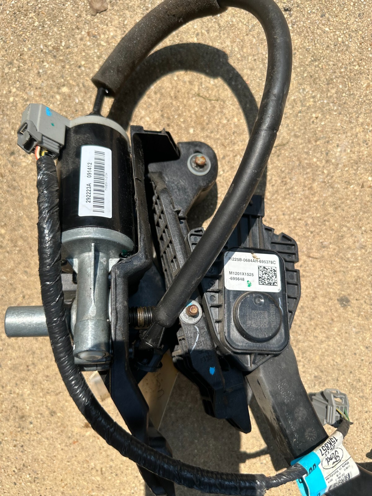 12 Ford F150 Gas/Accelerator Pedal P/N 292223A eBay