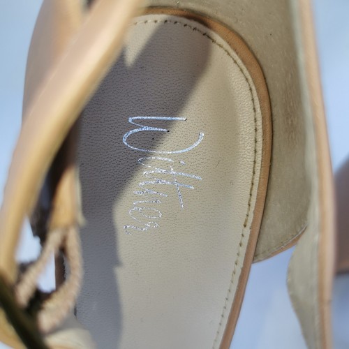 WITTNER Sz 41 Or 10 Beige Georgette Leather & Lace High Heels Pumps Tbar - Picture 2 of 6