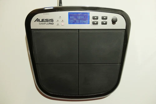 ALESIS Samplepad mit Snare-Ständer