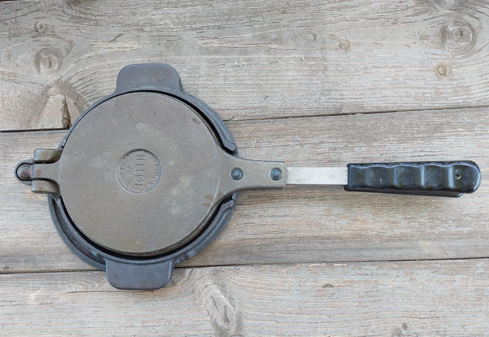 Jotul Cast Iron Waffle Krumkake Pizzelle Maker With Cradle Stand Base 5 3/4"