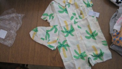 Baby Gap boys 12-18 months NWT Tropical one piece with hat