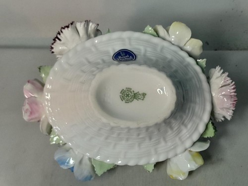 LARGE Royal Doulton Bone China FLOWER BASKET Ornament 7" W 4.5" H 5.5" Deep - Picture 10 of 11