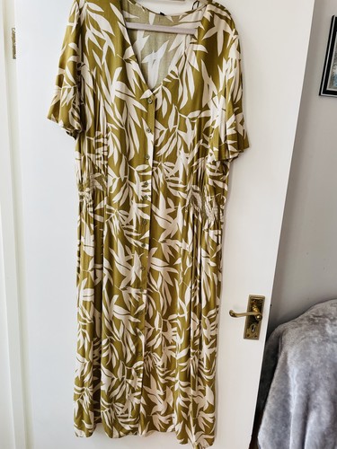 New Lovely summer dress size 20