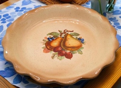 Vintage Scalloped Pie Plate Fruit Pear Design Speckled Stoneware Baking Dish 10 