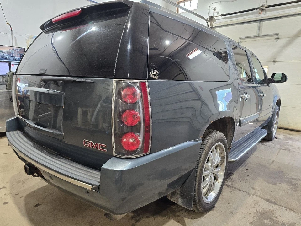 DENALI XL 2007 Topper/Tonneau 638412 - Image 4 of 4